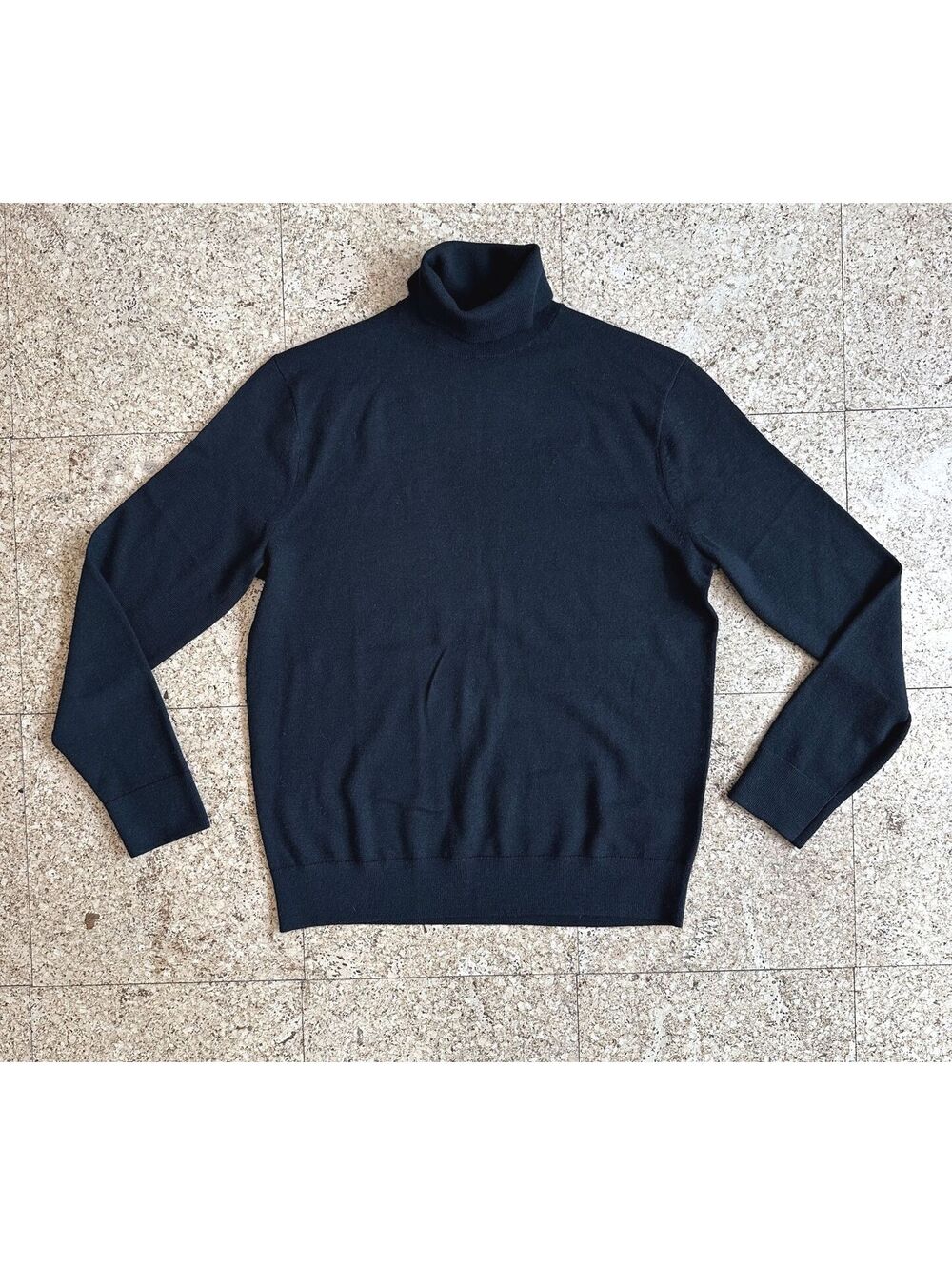Banana Republic Italian Merino Wool Turtleneck Sweater Men's M Standard Fit